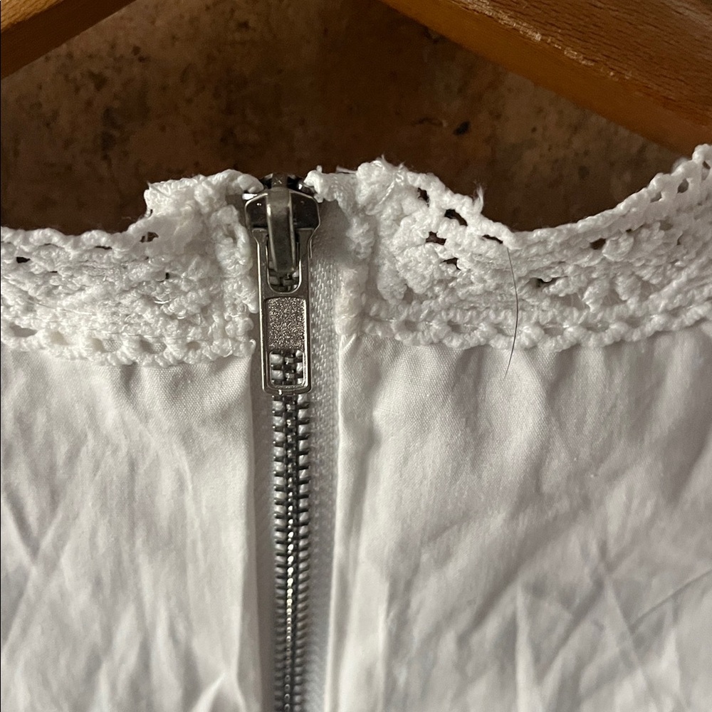 Floral Embroidered White Lace Cropped Top Size Medium - Picture 4 of 8